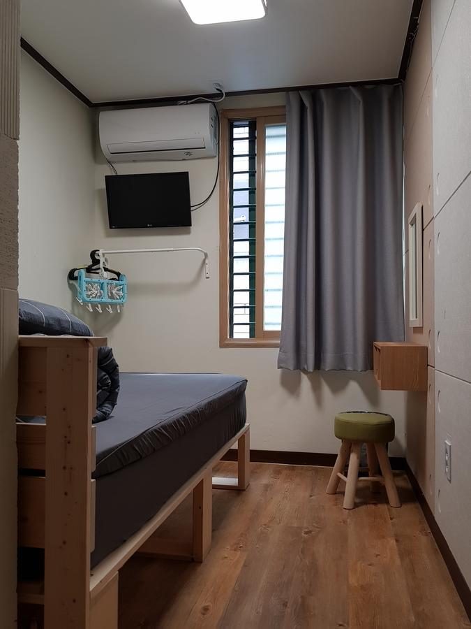 Отель Family House Hongdae Сеул Экстерьер фото